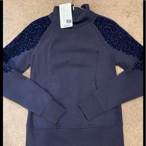 Flocked mock pullover